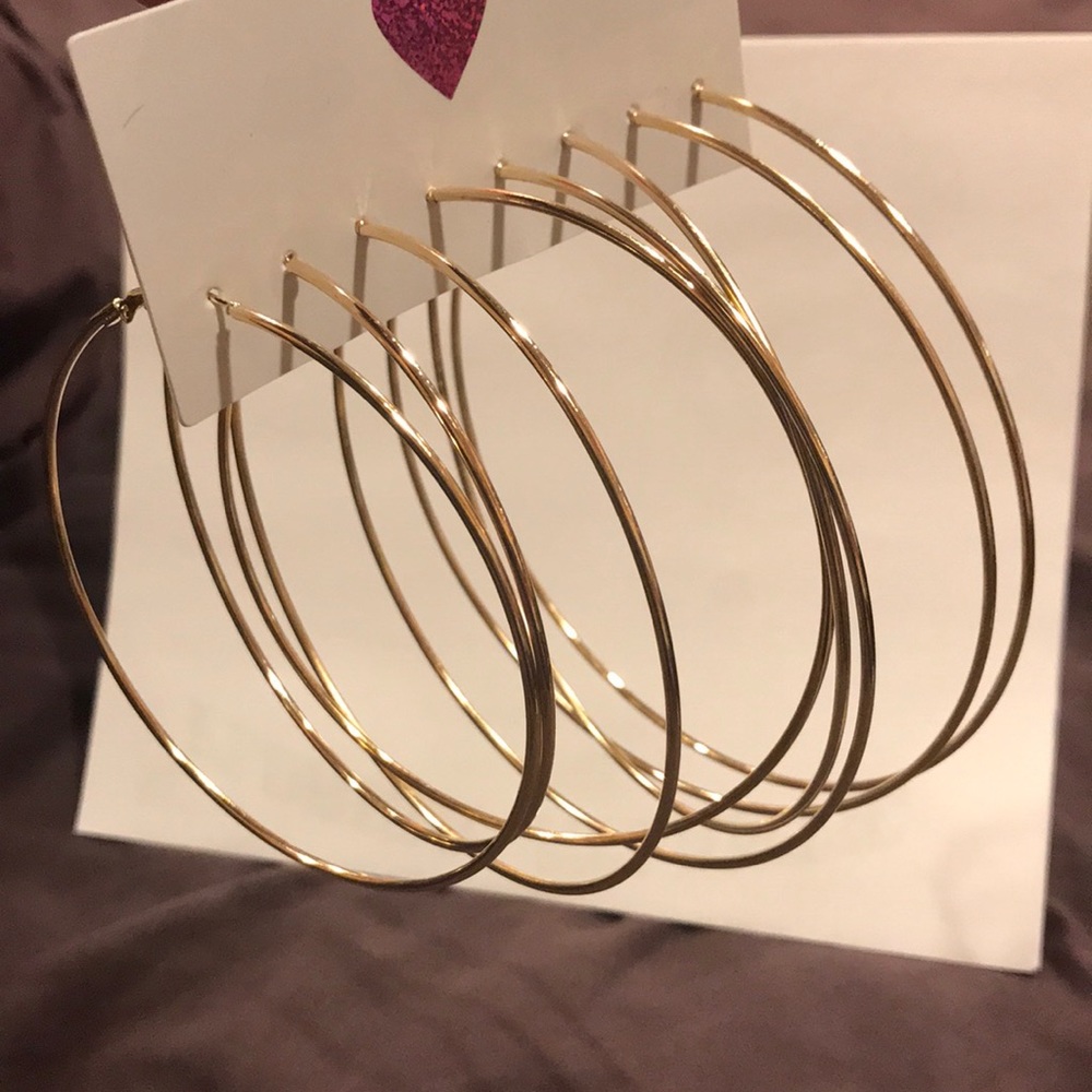Set of 4 gold colored hoops 5”,4”,3”& 2” pair inc